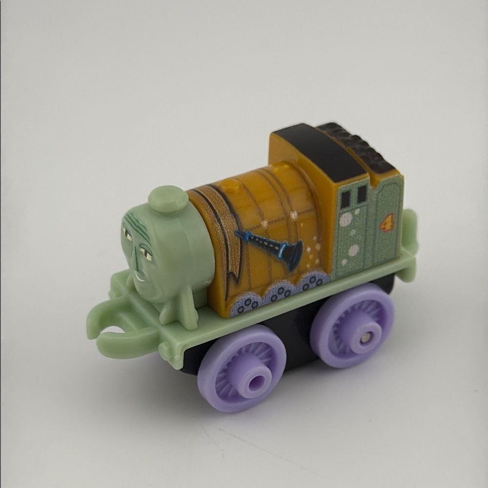 THOMAS & FRIENDS Minis Train Engine 2016 SPONGEBOB Gordon as Squidward